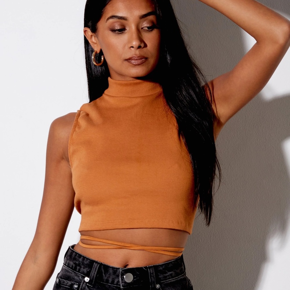 Motel Rocks Quera Crop Top in Rib Salted Caramel